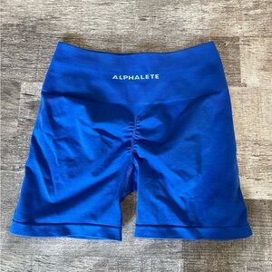 Alphalete amplify 4.5” shorts in sapphire